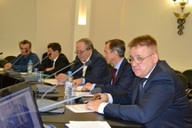 НОЭКС представляют на заседании П.Михин, Р.Максаков, Л.Рудзит (слева направо)
